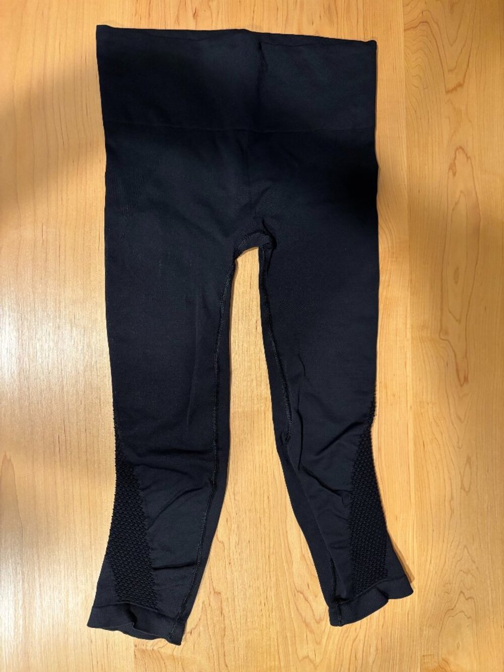 Athleta Black Active Cropped Leggings in XS